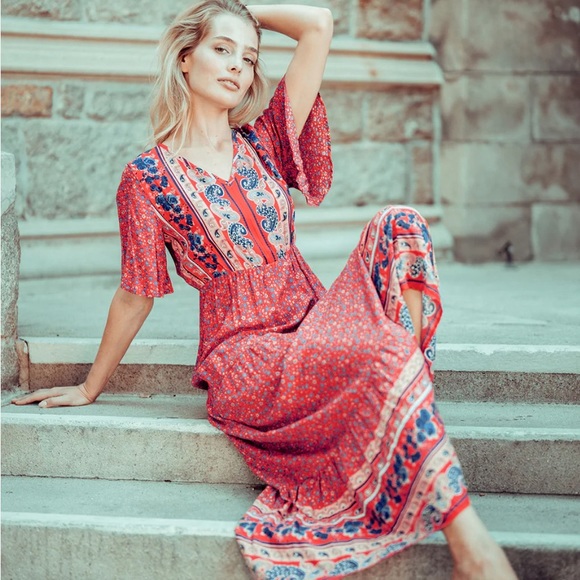 NWT - V-neck Boho Maxi Dress - Picture 3 of 5